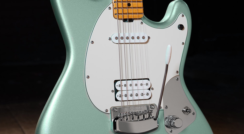 Eine Mischung aus Jaguar und Jazzmaster! Die neue Music Man StingRay Dustin Kensrue ist ein optischer Klassiker in schnörkelloser Handarbeit.