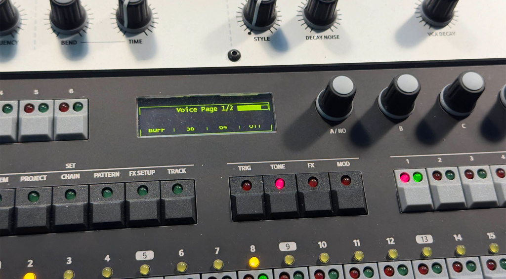 Der Sequencer bietet sechs Spuren und Funtionen wie Parameter-Locks