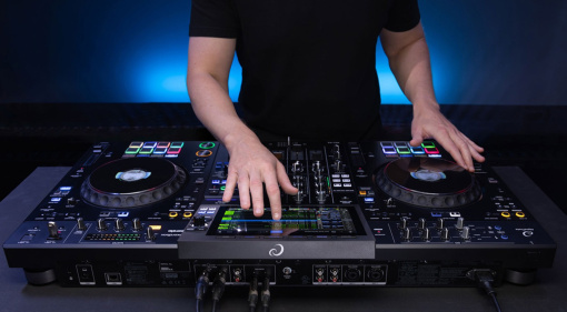 XDJ-AZ im Test: Standalone-DJ-System von AlphaTheta mit Profi-Anspruch - Angecheckt!
