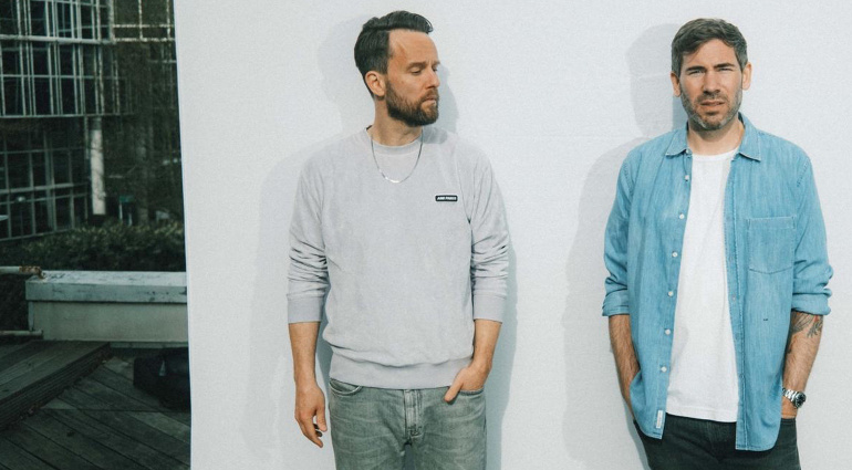 Die Mitgründer und Gitarristen von Revolverheld, Kristoffer Hünecke und Niels Christian Hansen, sprechen mit mir über Themen aus der Gitarrenwelt.