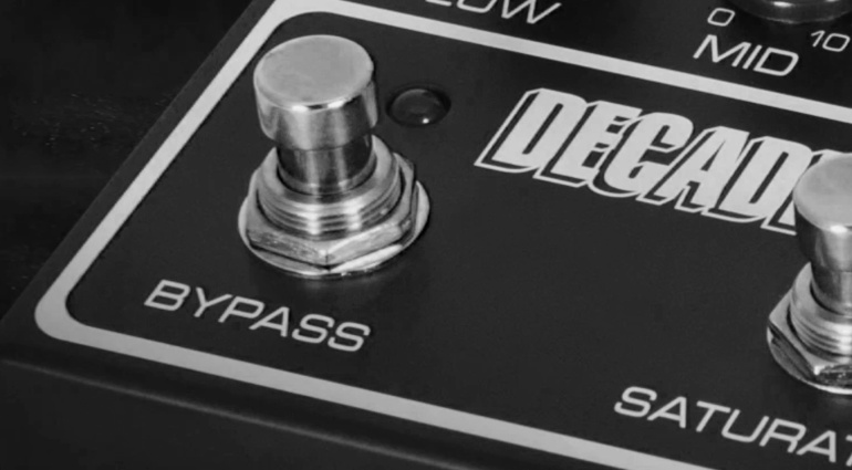 Gitarren-Boutique: Drumpocalypse 2025, QOTSA in den Pariser Katakomben, Behringer