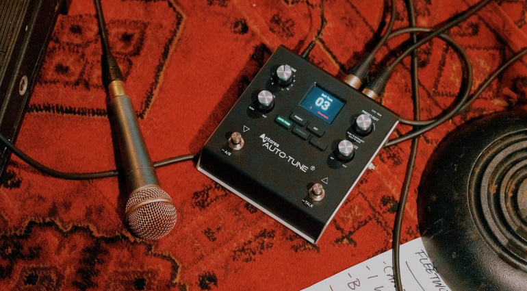 HeadRush VX5 Vocal-Effektpedal bringt Antares AutoTune jetzt auf jede Bühne!