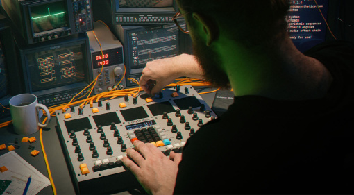 Lambda Synthetics PolyPulse