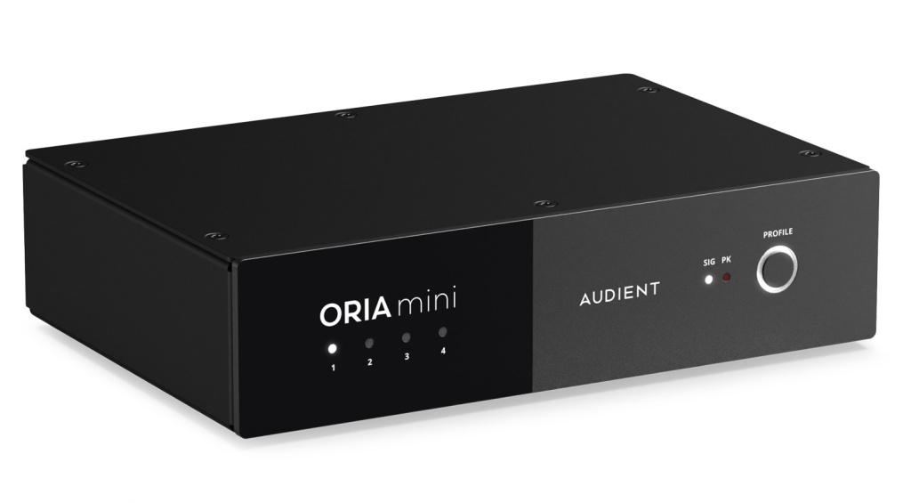 ORIA Mini bietet eine Hardware-basierte Raumkorrektur für deine Monitore