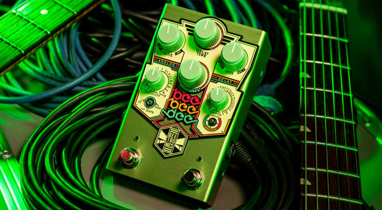 Das Beetronics Bee Bee Dee ist das wohl hübscheste Pedal auf dem Markt, doch kann das analoge Delay auch klanglich überzeugen?