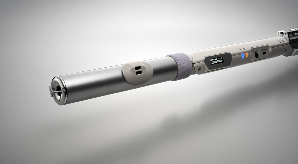 Brisa ieht aus wie ein Laserschwert, ist aber ein digitales Blasinstrument