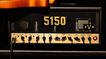 Das neue EVH Iconic 15W Serie Topteil ist ein erschwingliches Röhren-Topteil mit Signature-Sound vom Meister Eddie Van Halen!