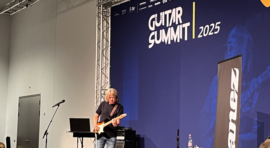 Lohnt sich ein Besuch? Für wen ist die Messe interessant und was kann man im kommenden Jahr erwarten? Hier meine Impressionen vom Guitar Summit.