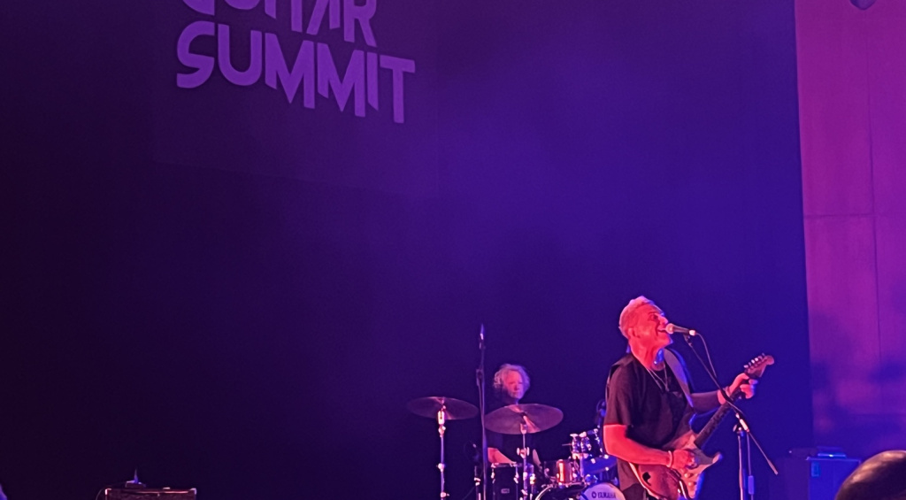 Lohnt sich ein Besuch? Für wen ist die Messe interessant und was kann man im kommenden Jahr erwarten? Hier meine Impressionen vom Guitar Summit.