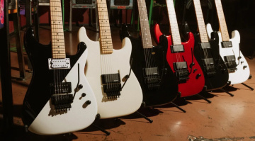 Jackson hat 1985 die Pro Origins 1985 San Dimas-Serie auf den Markt gebracht. Nun sind sie zurück!
