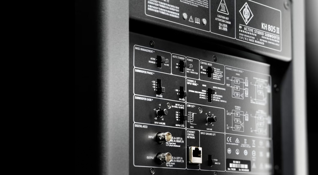 Ein Blick auf das rückseite Panel der KH 805 II