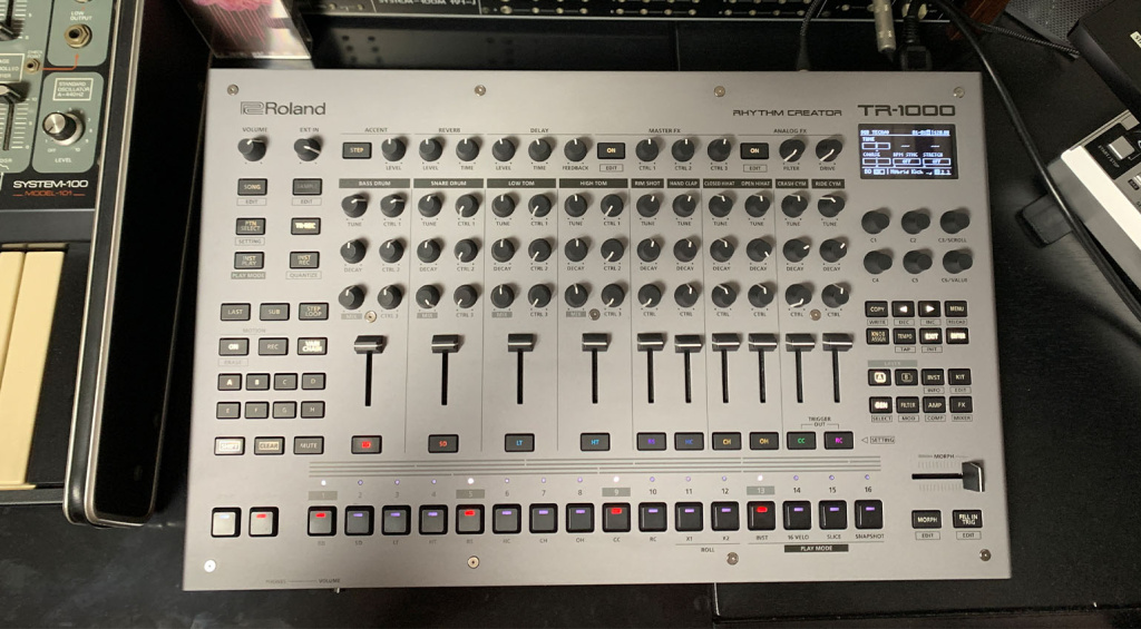 Roland TR-1000
