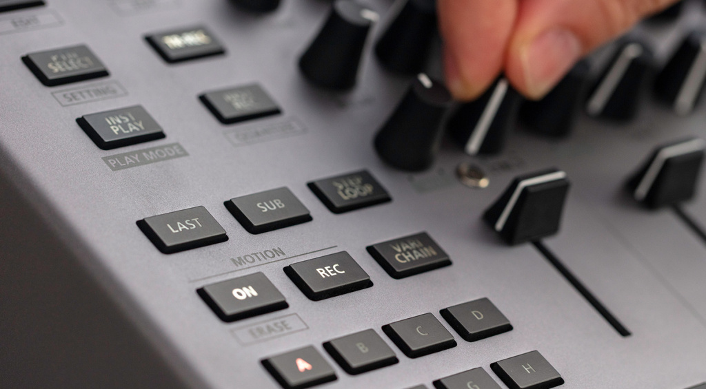 Roland TR-1000