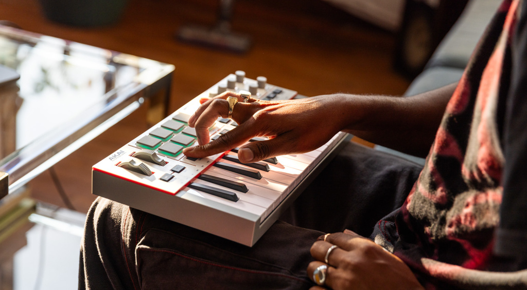 AKAI MPK Mini IV