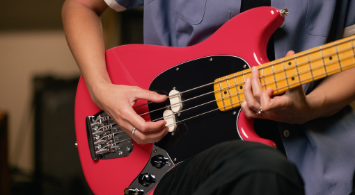 Gute Nachrichten für alle Bassisten! Die Fender American Pro Classic Bässe sind so gut, dass man sich über beide Ohren verlieben könnte.