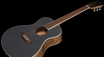 Mit der Harley Benton CLF-50E beweist der Hersteller einmal mehr, dass überzeugende Gitarren zu günstigen Preisen kein Widerspruch sind.
