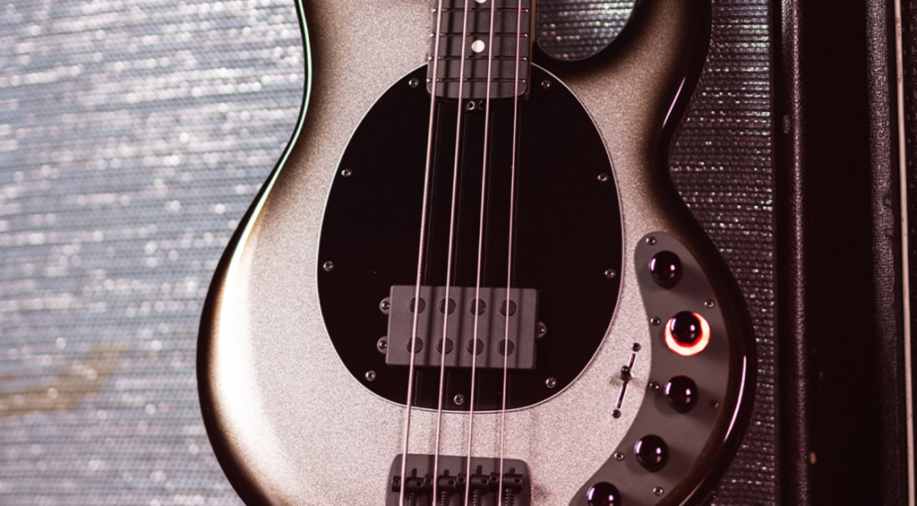 Freunde der beliebten Music Man Dark Ray-Serie dürfen sich über neue Farben und einen besonderen BFR-Limited Edition Bass freuen!