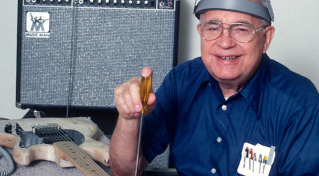 Leo Fender an seiner Werkbank bei G&L