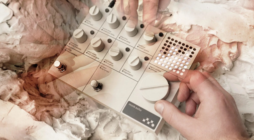 Mentha Works Monk Echo: Experimentelles Ambient-Delay-Pedal, das "singen" kann