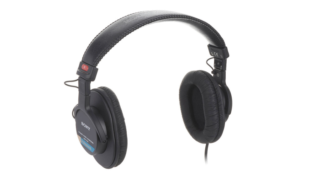 Sony MDR-7506 eignet sich gut als Kopfhörer für dein Podcast-Setup