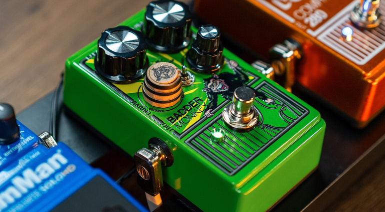 Der Kult-Overdrive ist zurück und heißt nun Digitech Badder Monkey! Der Affe ist jetzt noch böser und liefert diverse Overdrive und Distortion-Sounds.