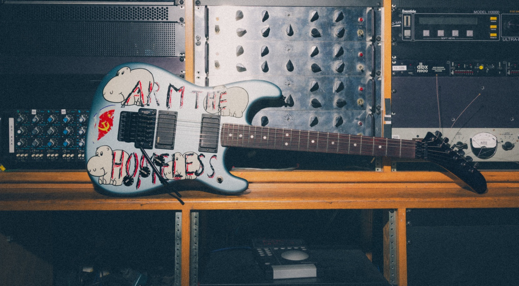 Gitarrist Tom Morello (Rage Against The Maschine) und Fender präsentieren die "Arm The Homeless"!