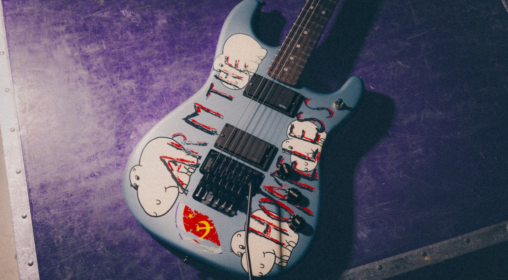 Gitarrist Tom Morello (Rage Against The Machine) und Fender präsentieren die "Arm The Homeless"!