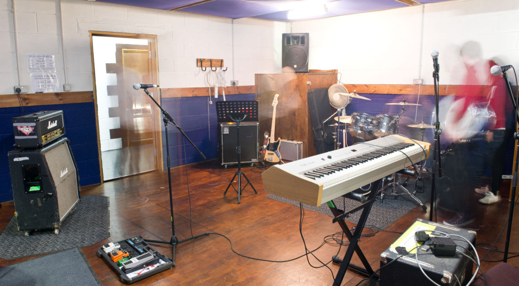 Raumakustik: Kahle Flächen vermeiden