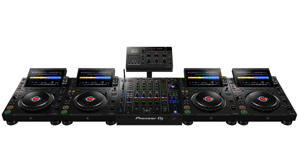 AlphaTheta DJ-Setup mit RMX-IGNITE 04