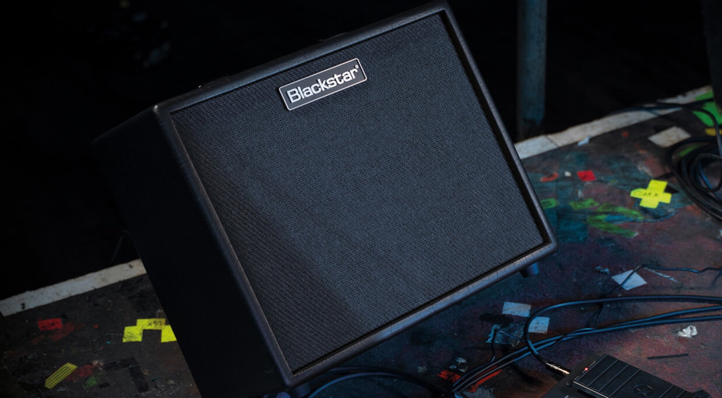 Die Blackstar Artist FR Lautsprecher liefern perfekte Performance für alle, die mit Modelling-Technologie oder Floorboards arbeiten.