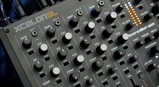 Boredbrain Xcelon SL: Dieser Performance-Mixer bringt DJ-Feeling ins Live-Setup
