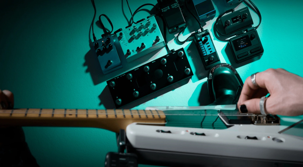 Der Casio Dimension Shifter bringt mit seinem innovativen Design frischen Wind in die Welt der Effektkontrolle!