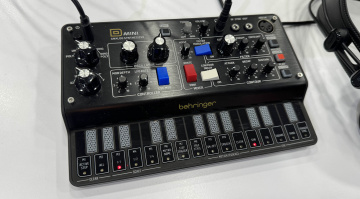 Behringer D Mini