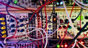 Eurorack im Techno 2026: Warum gehört ein Modularsystem ins moderne Techno-Setup?