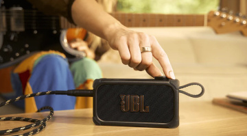 Mit der JBL Bandbox Solo und Bandbox Trio habt ihr eure Mini-Beschallung mit Amp-Effekten immer und überall dabei.