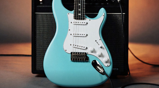 Mit der PRS Silver Sky Wild Blue Limited Edition schlägt PRS ein neues Kapitel in der Zusammenarbeit mit John Mayer auf.