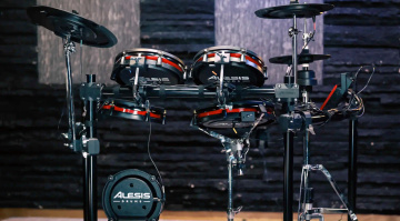 Alesis Nitro Ultimate XL: (Fast) Alles eine E-Drum-Nummer größer!