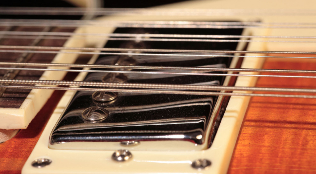 12-saitige E-Gitarren