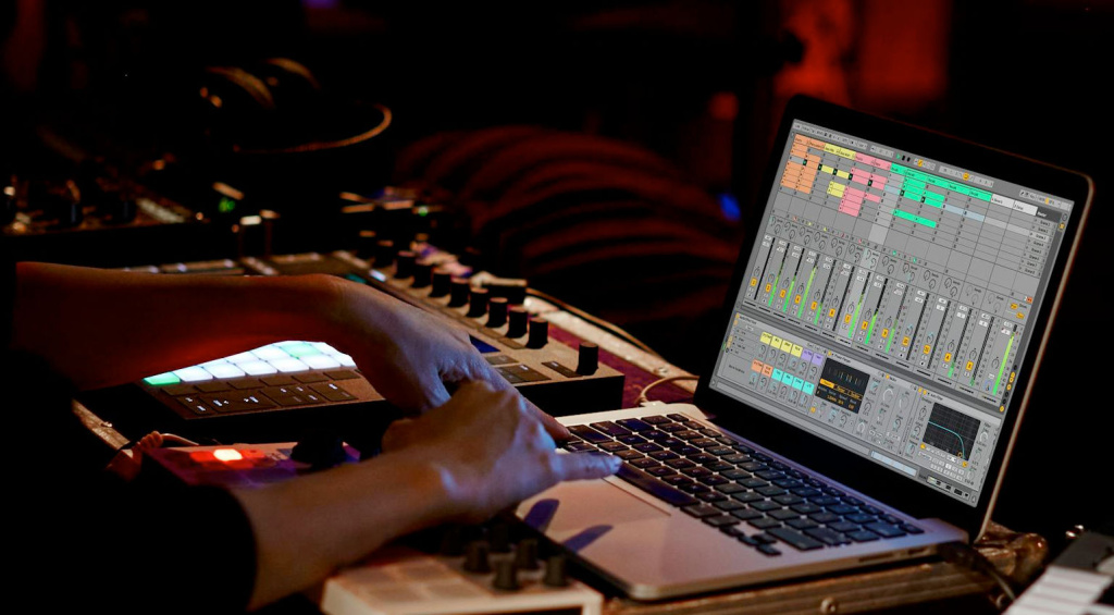 Ableton Live ist einer der beliebtesten DAWs und eignet sich auch super für eine Live-Performance