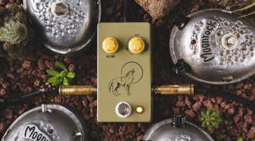 Das JHS Coyote Octave Fuzz-Pedal besitzt nur zwei Regler, liefert aber charakterstarke Fuzz-Sounds vom Feinsten!