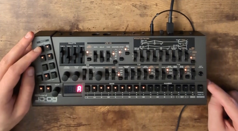 Roland JD-08 als Groovebox