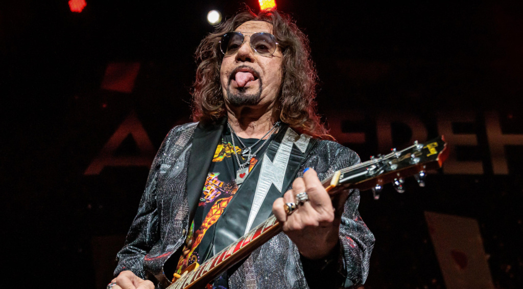 Ace Frehley mit Les Paul