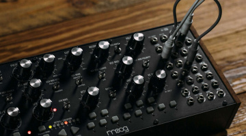 Spart bis zu 15 % bei Moog Mother-32, Sennheiser und Postive Grid: 3 Deals der Woche!
