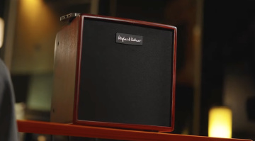 Der Hughes & Kettner Era C ist der kleinste Amp der Era-Serie. Mit seinen 6 kg ist er leicht und kompakt, aber dennoch leistungsstark!