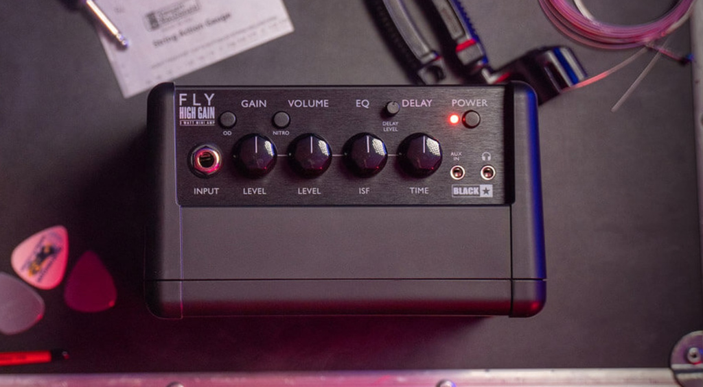 Der kleine Blackstar Fly High Gain Mini-Combo erlaubt jetzt auch kräftige Metal-Sounds für eure Riffs und Licks.