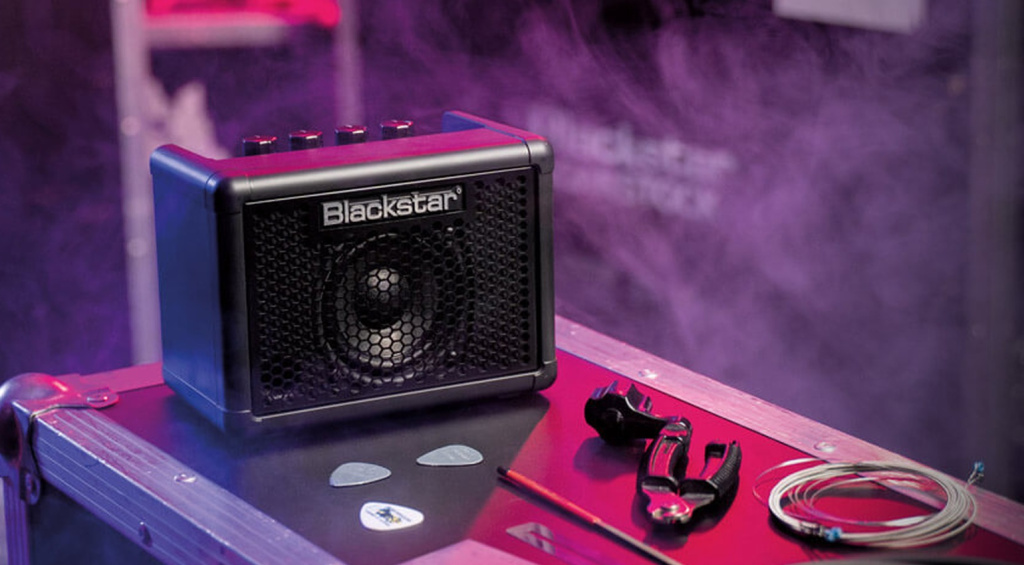Der kleine Blackstar Fly High Gain Mini-Combo erlaubt jetzt auch kräftige Metal-Sounds für eure Riffs und Licks.