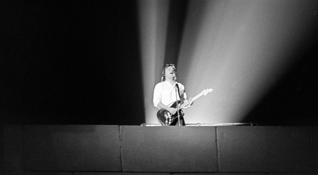 Gilmour live