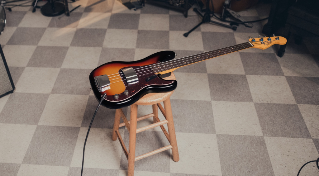 Es gibt Instrumente, die Geschichte geschrieben haben – und dann gibt es den Fender James Jamerson 1962 Precision Bass.