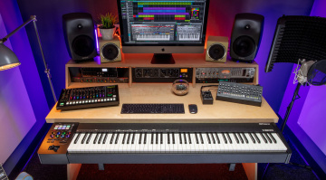 Keyboard-Controller mit Hammermechanik