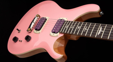 PRS SE Rock Lady: Pinke Manga-Gitarre!